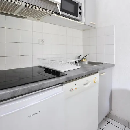 Beautiful In With Kitchen Apartment *