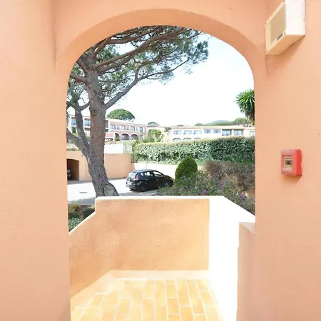 Apartment Beautiful In With Kitchen Sainte-Maxime